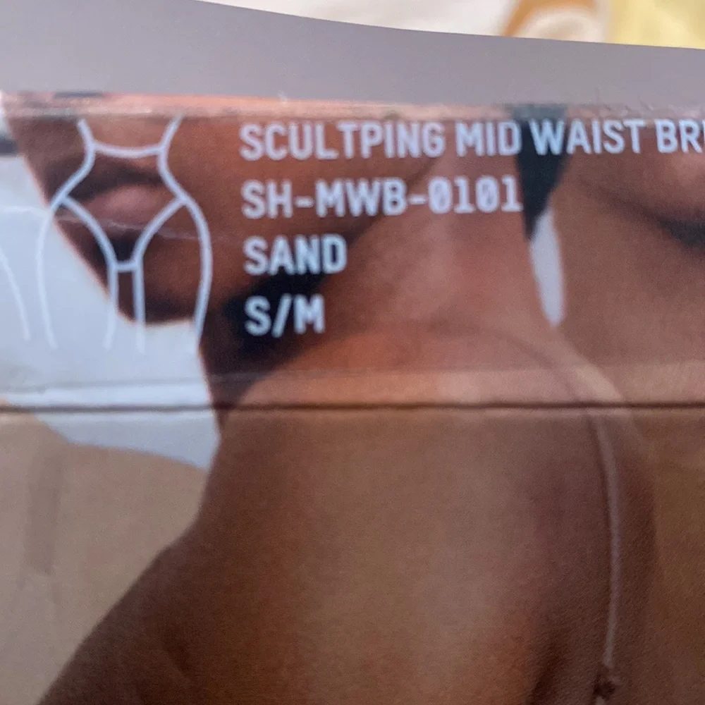 Skims sculpting mid waist brief